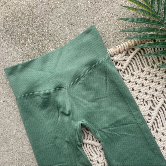 New PINK Active Seamless High Waist 7/8 Tight Size Small - Picture 3 of 6